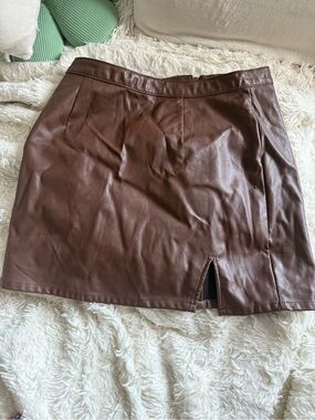 Brown Faux Leather Mini Skirt medium (some small snags & hanger marks at top) M